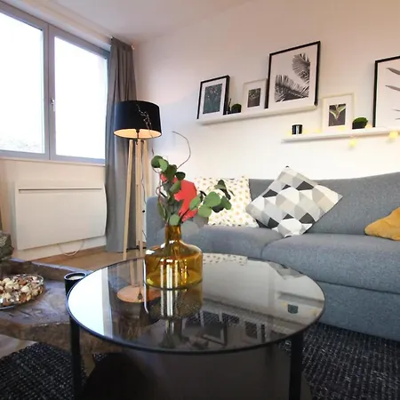 Center - Bright And Large Remparts Appartement *