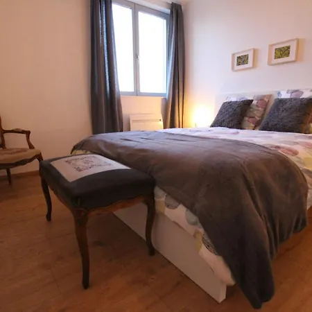 Center - Bright And Large Remparts Appartement
