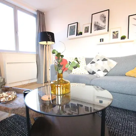 Center - Bright And Large Remparts Appartement