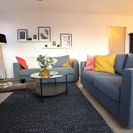 Center - Bright And Large Remparts *