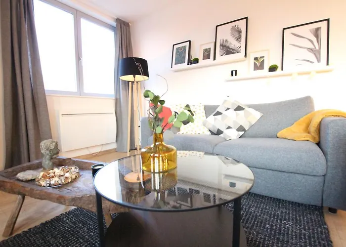 Center - Bright And Large Remparts Apartment