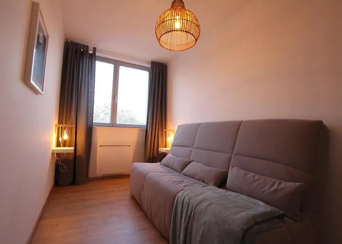 Apartment Center - Bright And Large Remparts